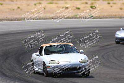 media/Jun-01-2025-CalClub SCCA (Sun) [[eae223c5dd]]/Group 1/Track Event 4/